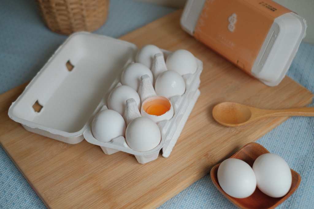 新鮮雞蛋怎麼選？SPF龜毛生食蛋開箱體驗