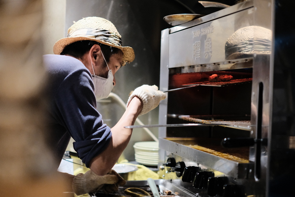 台南中西區必吃，南洋風情烤雞肉串，$40的美味享受