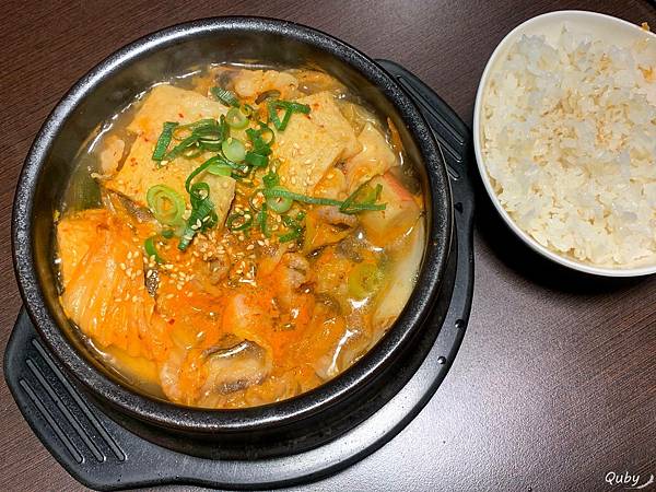 桃園 八德韓棧韓式料理 價格便宜 簡單吃吃 平價韓式料理 東勇街 大湳美食 桃園後站美食 八德美食 Quby說五四三