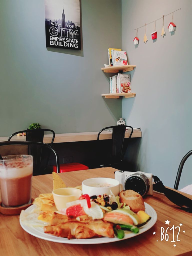 B612_20160711_132712.jpg B612_20160711_132712.jpg