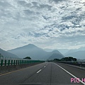 01 公路與遠山.jpg