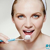 What are the colors of healthy teeth and what are the causes of the yellowing of your teeth?3