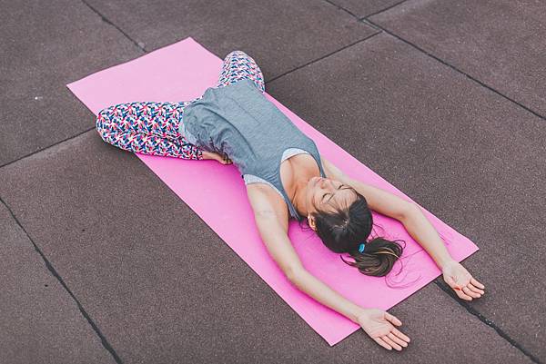 yin-yoga-saddle-pose_4460x4460.jpg