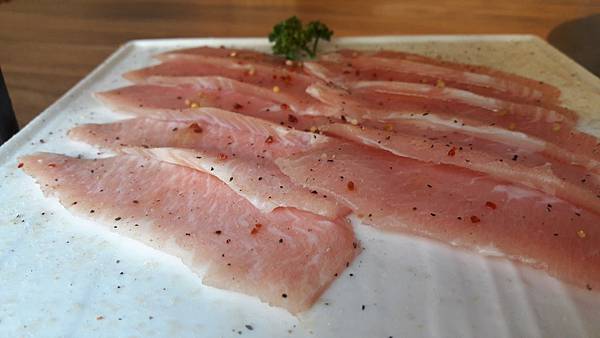 【台中西屯】茶六燒肉堂-輕井澤新品牌，燒肉火鍋精緻吃，一次滿足兩種需求！