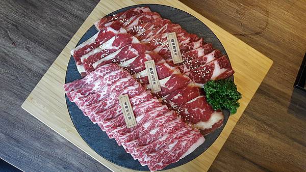 【台中西屯】茶六燒肉堂-輕井澤新品牌，燒肉火鍋精緻吃，一次滿足兩種需求！