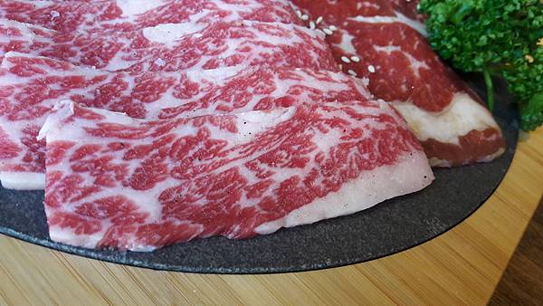 【台中西屯】茶六燒肉堂-輕井澤新品牌，燒肉火鍋精緻吃，一次滿足兩種需求！