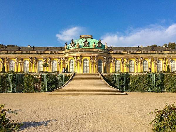 Schloss_Sanssouci_2014.jpg