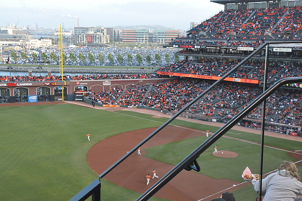 SF Giants Free Snuggie Night 人超多! (*・Д・)★