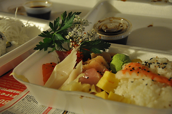 晚餐是 ちらし （*´∇｀*） 是幸福的味道～♪