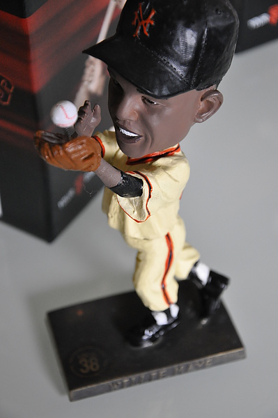 有點不一樣的 Bobblehead — Willie Mays 'The Catch' 