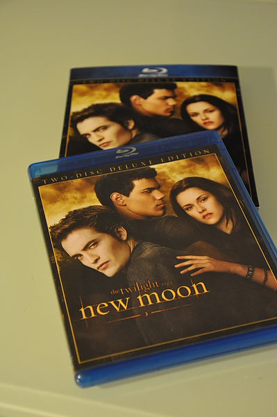 The Twilight Saga: New Moon Blu-ray (Two-Disc Deluxe Edition)