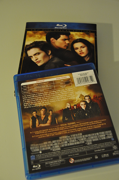 The Twilight Saga: New Moon Blu-ray (Two-Disc Deluxe Edition)