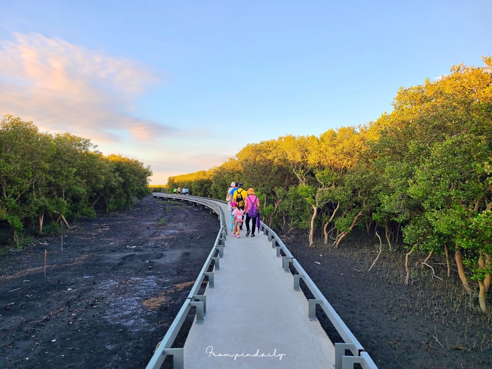 sea and sky walk-18.jpg