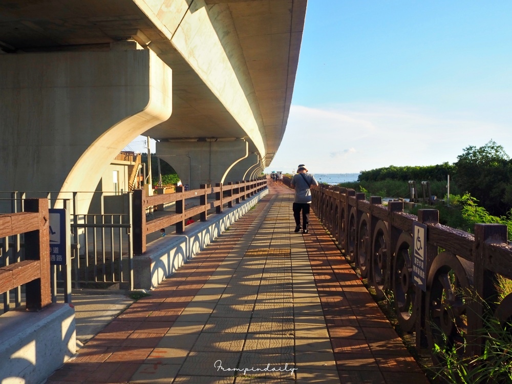 sea and sky walk-2.JPG