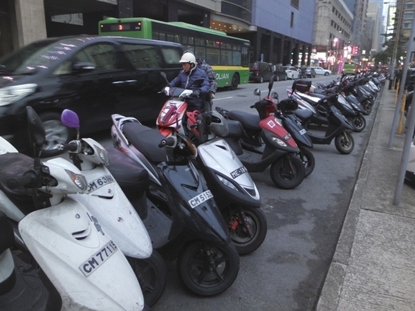 澳門3+1好孕自由行1030212DAY1-大賽車博物館/葡