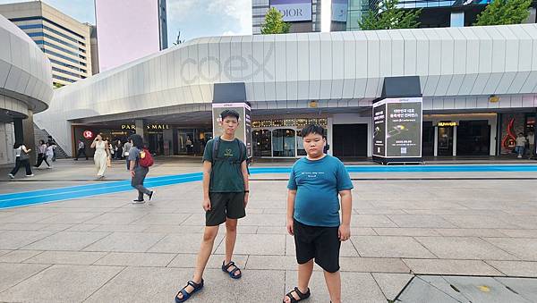 2025首爾親子自由行20250826DAY2-星空圖書館/ 2025首爾親子自由行20250826DAY2-星空圖書館/