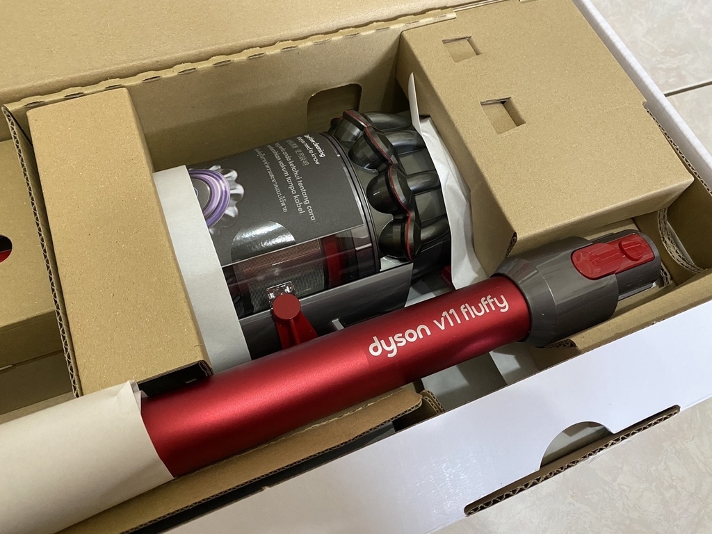 Dyson V11 Fluffy 開箱