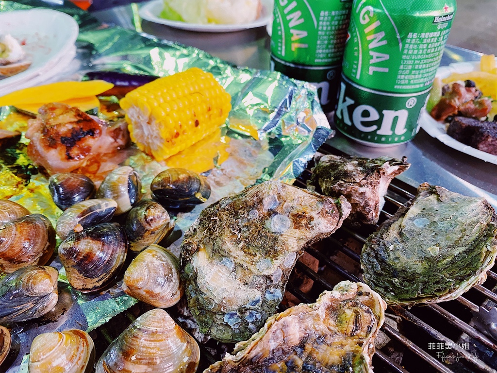 小琉球美食 BBQ吃到飽還可以免費看稀奇陸龜的親子餐廳 龜龜燒烤  生蠔 蝦子蛤蠣各式鮮猛現撈海鮮吃到爆