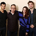 【洛杉磯】BD2電影宣傳-記者會-Rob、Kristen、Taylor and Bill Condon (2)