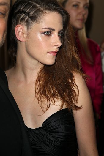 Kristen 出席巴黎時裝週「Zuhair Murad Fashion Show」 -20130704 (16).jpg