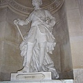 路易國王雕像。