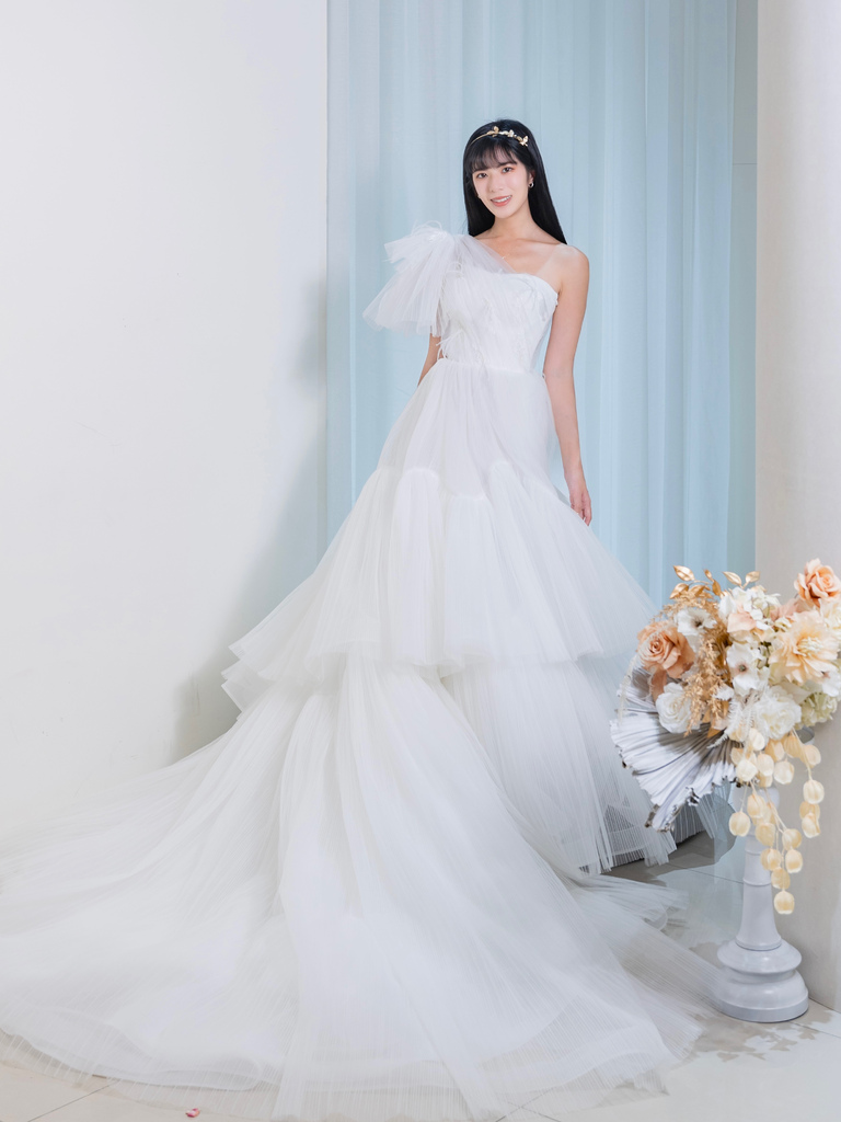 台北婚紗試穿｜VIVI BRIDE 薇薇新娘 精緻手工婚紗禮