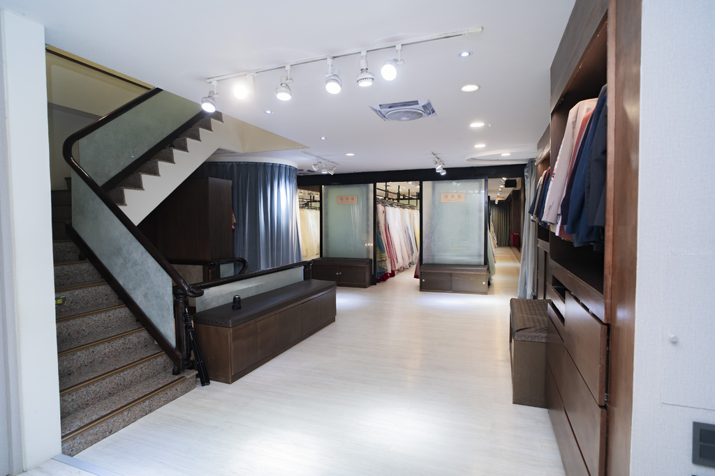 婚紗試穿│台南凱驛莎 KAISHA│一件婚紗就能讓你成為紅毯