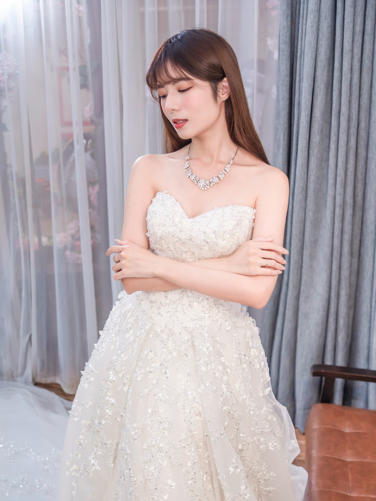 婚紗試穿│台南凱驛莎 KAISHA│一件婚紗就能讓你成為紅毯