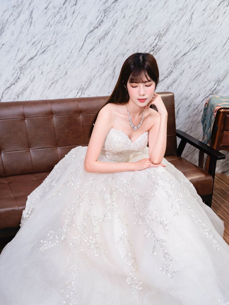 婚紗試穿│台南凱驛莎 KAISHA│一件婚紗就能讓你成為紅毯