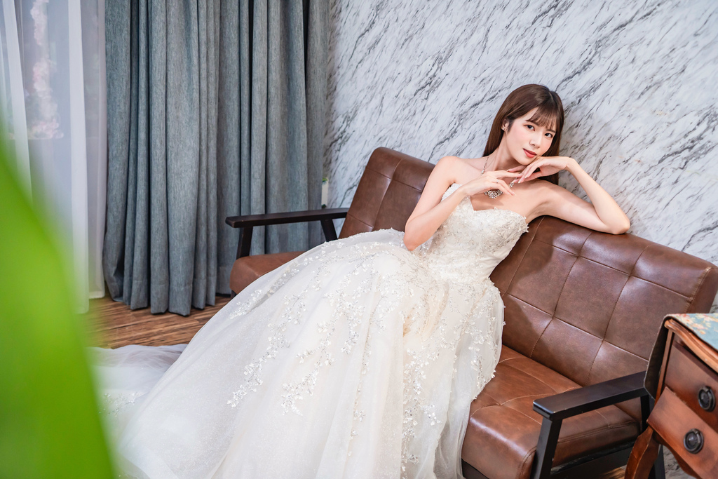 婚紗試穿│台南凱驛莎 KAISHA│一件婚紗就能讓你成為紅毯