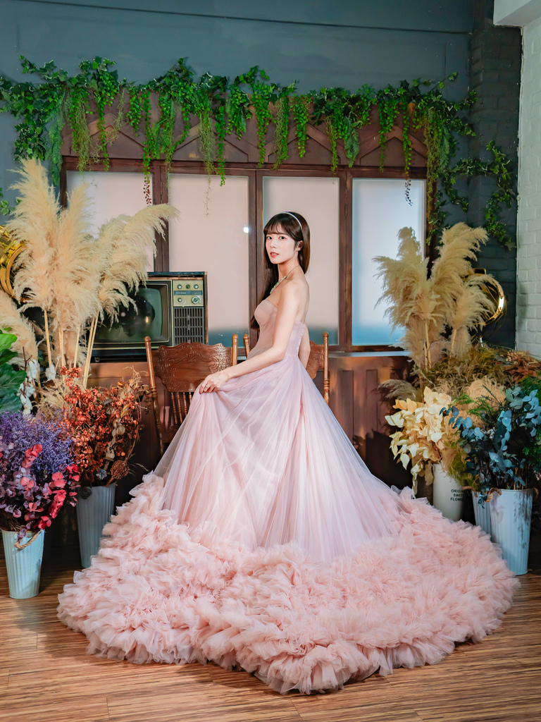 婚紗試穿│台南凱驛莎 KAISHA│一件婚紗就能讓你成為紅毯