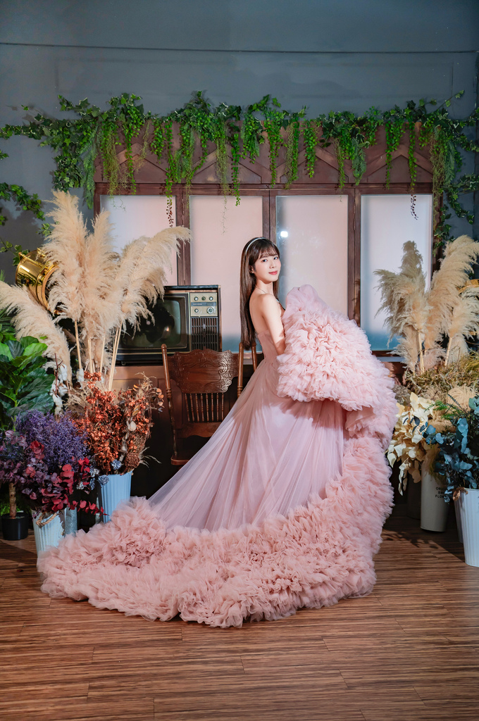 婚紗試穿│台南凱驛莎 KAISHA│一件婚紗就能讓你成為紅毯