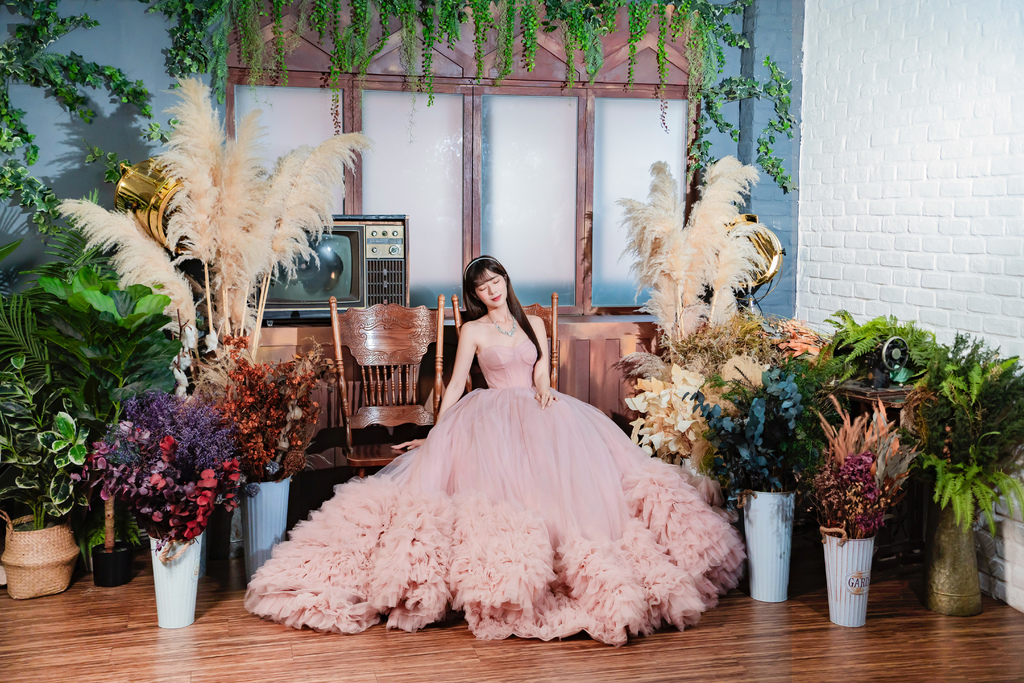 婚紗試穿│台南凱驛莎 KAISHA│一件婚紗就能讓你成為紅毯