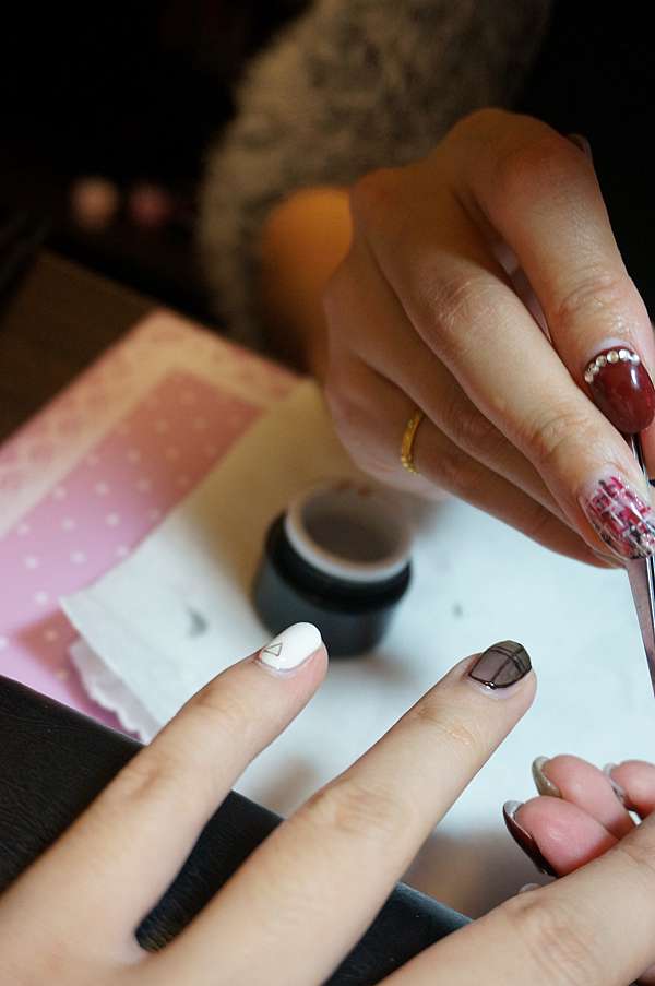 新竹美甲 珊米 Sammi凝膠指甲cp值高動作超快的美甲工作室 荔枝法拉逼波胡鬧日記 痞客邦