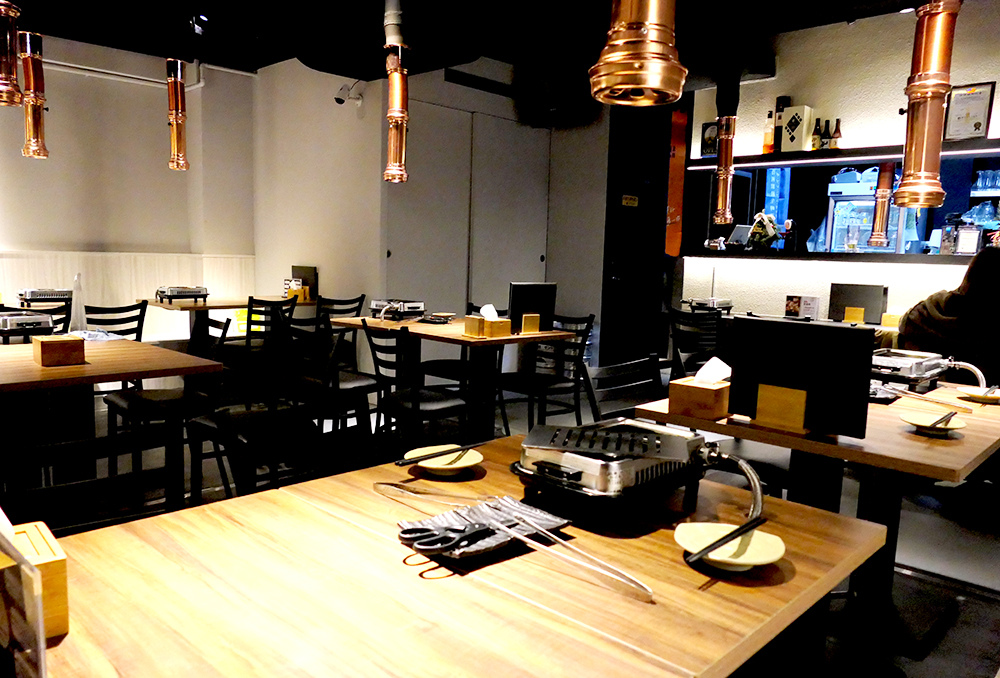 [台北-松山] 燔之亭燒肉場歡樂用餐氣氛，空間舒適，平價日式