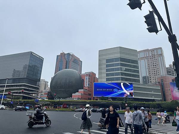 2023 6月 上海city walk 愚園路 巨富長