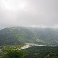 雲層很厚，金針山上霧氣很重