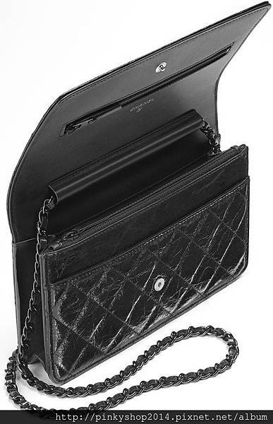 Chanel-Reissue-WOC-black-interior.jpg