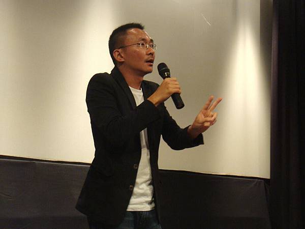 這個POSE絕對不是在比YA!!