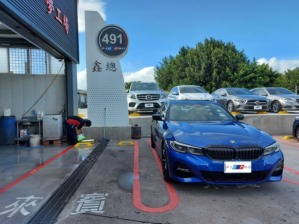 這台是 BMW 2019 G20 美規外匯車 330I 超級熱門 ，遠從美國加州渡船而來 。G20 真的很棒  ，ID7新款螢幕加上空間放大 ，採用 Steptronic 變速箱加上 LRD 懸吊系統 ，是最近最多人詢問的一款車。