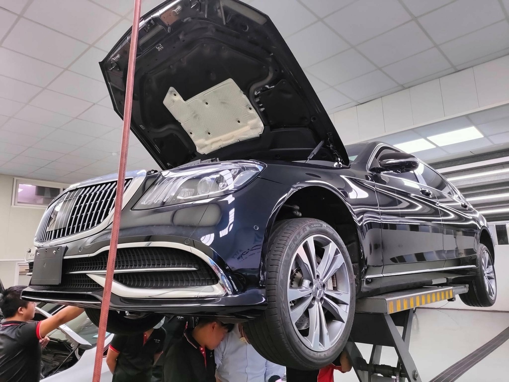 賓士 S650 Maybach 中古車找誰買 找誰保養 找誰維修 台北外匯車保養維修推薦夢工場汽車6.jpg