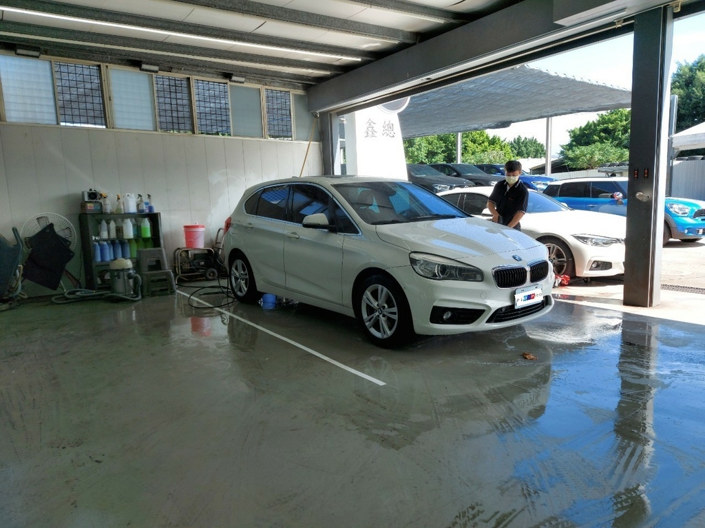 四、車輛清洗：  保養完畢後 ，我們還會幫您進行車輛清洗。