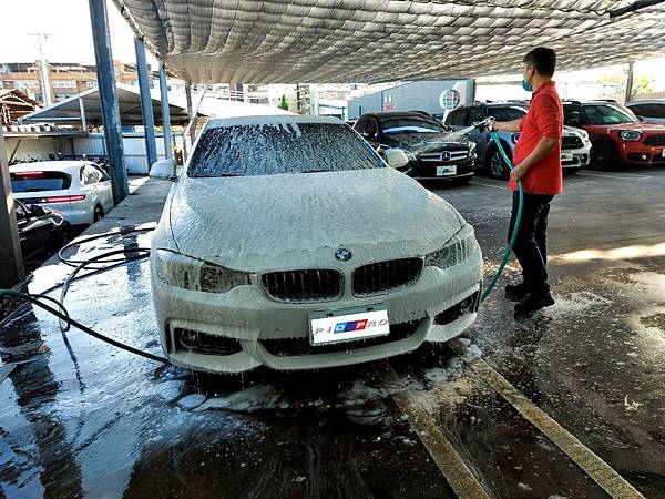 BMW 420i 小保養+電瓶更換+碟盤來令更換