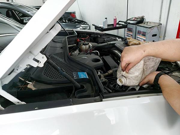 BMW 2015 F15 X5保養和變速箱重新學習
