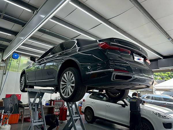 BMW 730d 變速箱油更換