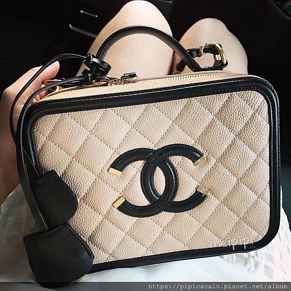 Chanel vanity deals case 21cm