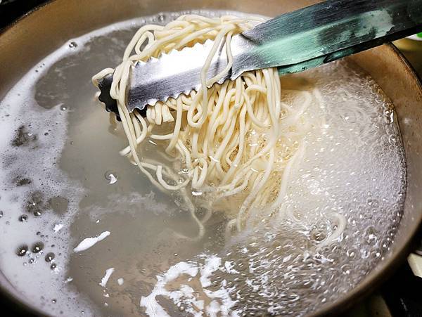 宅配美食推薦 漢來美食 來拌麵 胡麻椒香 酸辣粉 紅 宅配美食推薦 漢來美食 來拌麵 胡麻椒香 酸辣粉 紅