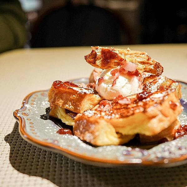 LINE_ALBUM_已修圖咖啡廳(i12)_220710_22