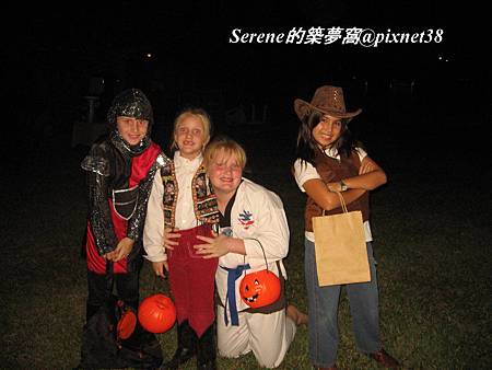 Trick or Treat1 2009.jpg