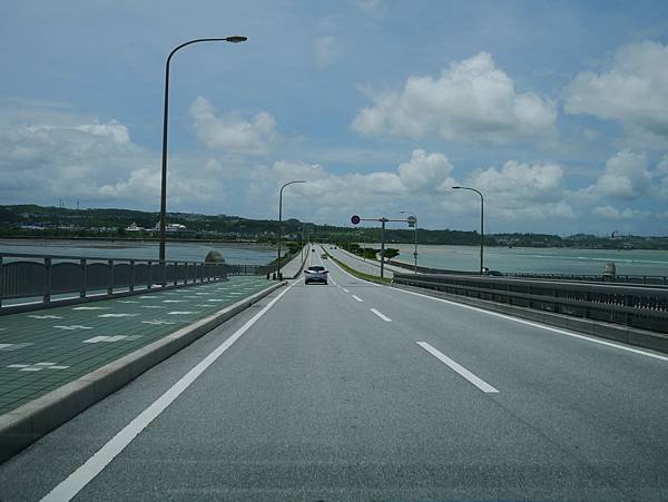 P1030284_海中道路，很像金門慈湖啊~